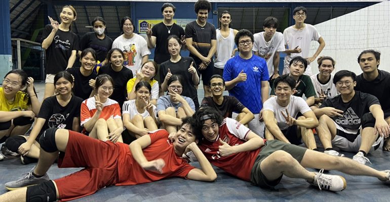 1000-Volleyball Practice Attracts MUIC Students