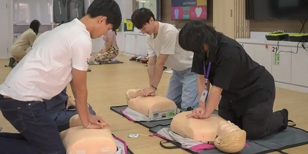 013-First-Aid-BLS-CPR-Training-for-MUIC-Students
