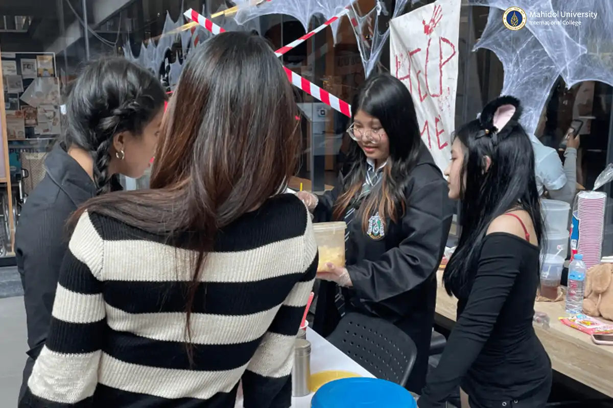 01-Genscape Club’s Exhibition on Gender Inequality