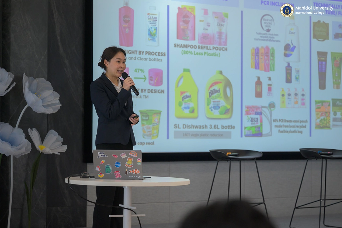 06-BBA-Hosts-Unilever-Thailands-Sustainability-and-Career-Roadshow